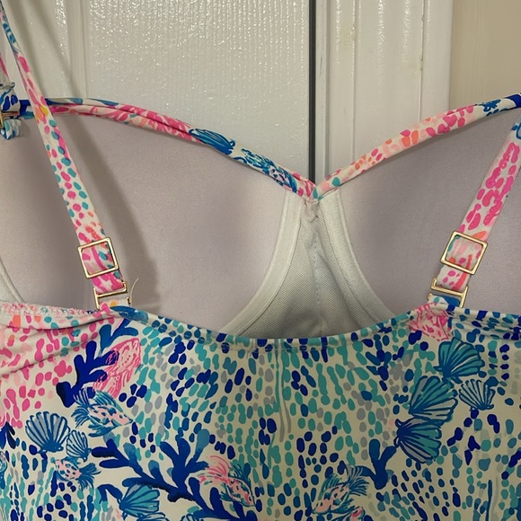 Lilly Pulitzer swimsuit size 8 - Picture 9 of 10